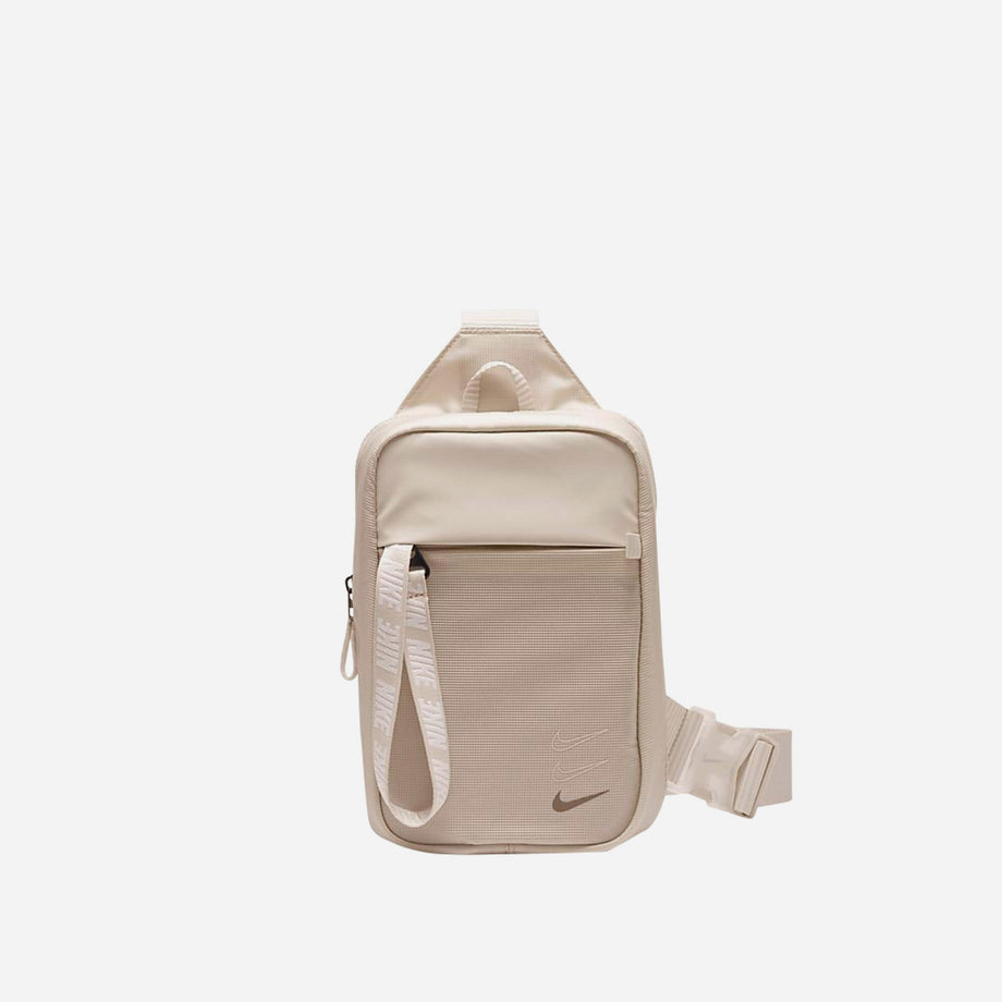 Nike sportswear best sale essential hip bag