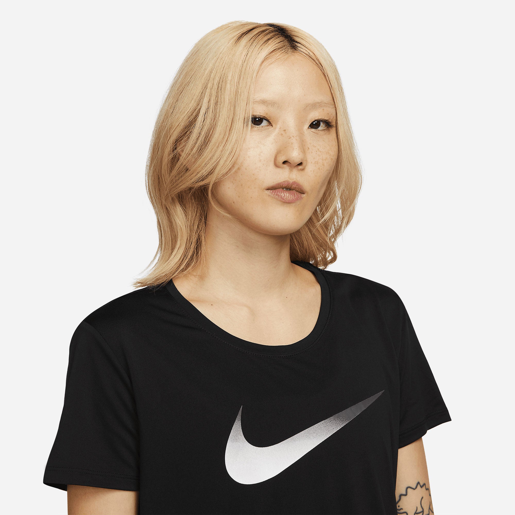 Áo Tay Ngắn Thể Thao Nữ Nike One Df Swsh Hbr Ss - Supersports Vietnam